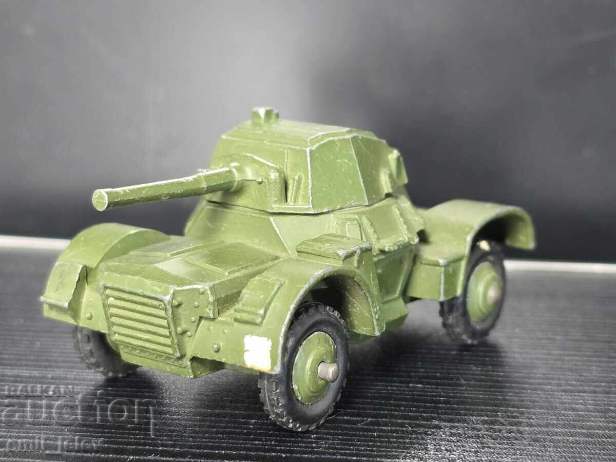Auction Dinky Toys Military No. 670 ARMOURED CAR Auction Dinky Toys Military No. 670 ARMOURED CAR