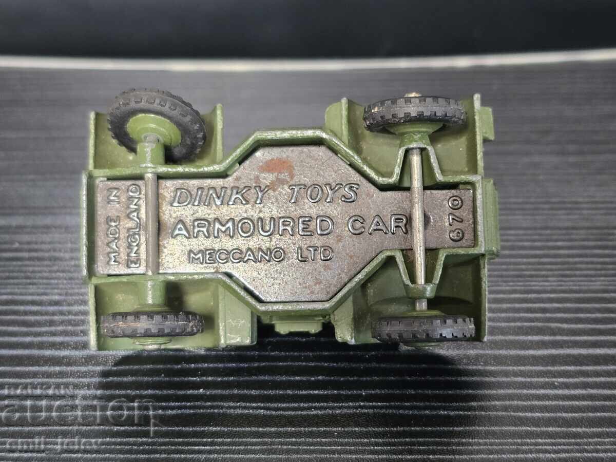 Dinky Toys Military No. 670 ARMOURED CAR - 6 Dinky Toys Military No. 670 ARMOURED CAR - 6