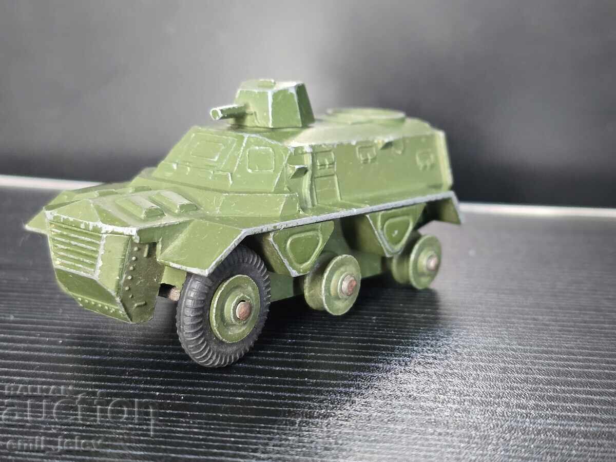 Licitație Jucării Dinky Military No-676 Transportor Blindat de Trupe Licitație Jucării Dinky Military No-676 Transportor Blindat de Trupe