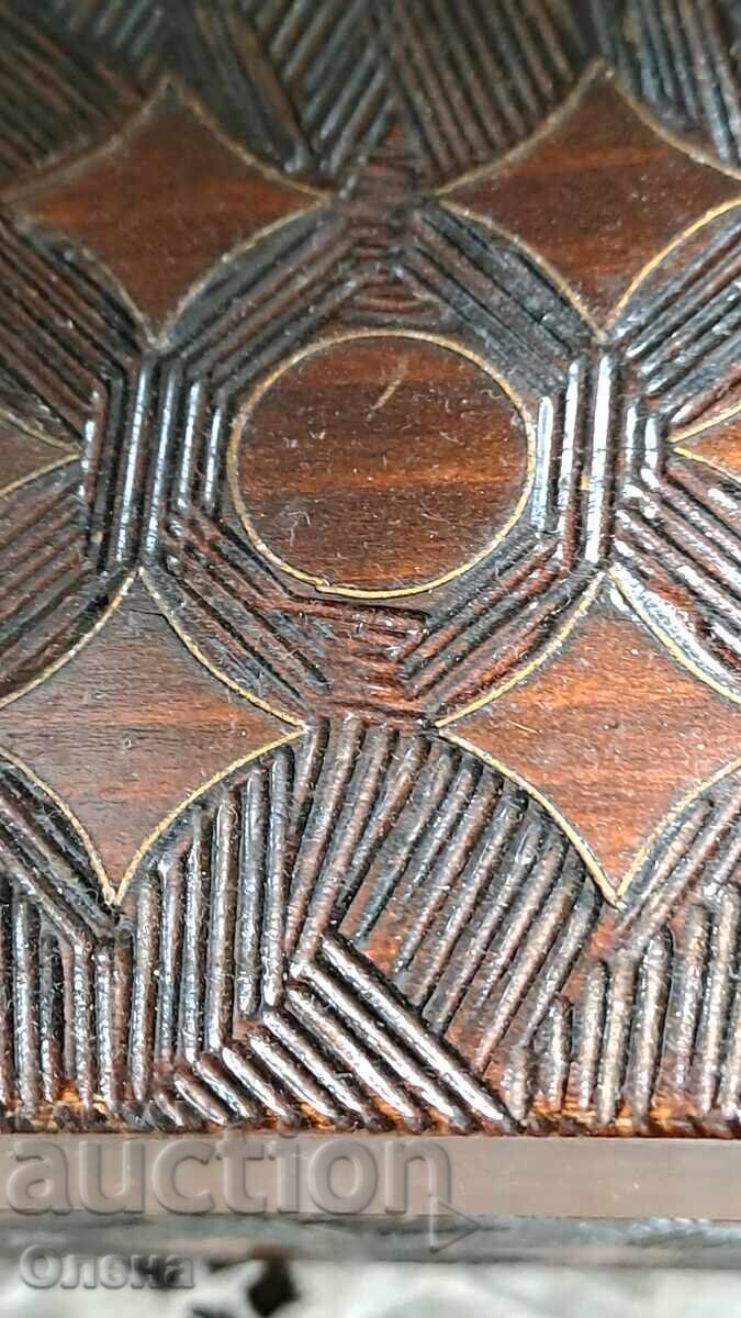 Ретро дървена кутия с дърворезба - 6 Ретро дървена кутия с дърворезба - 6