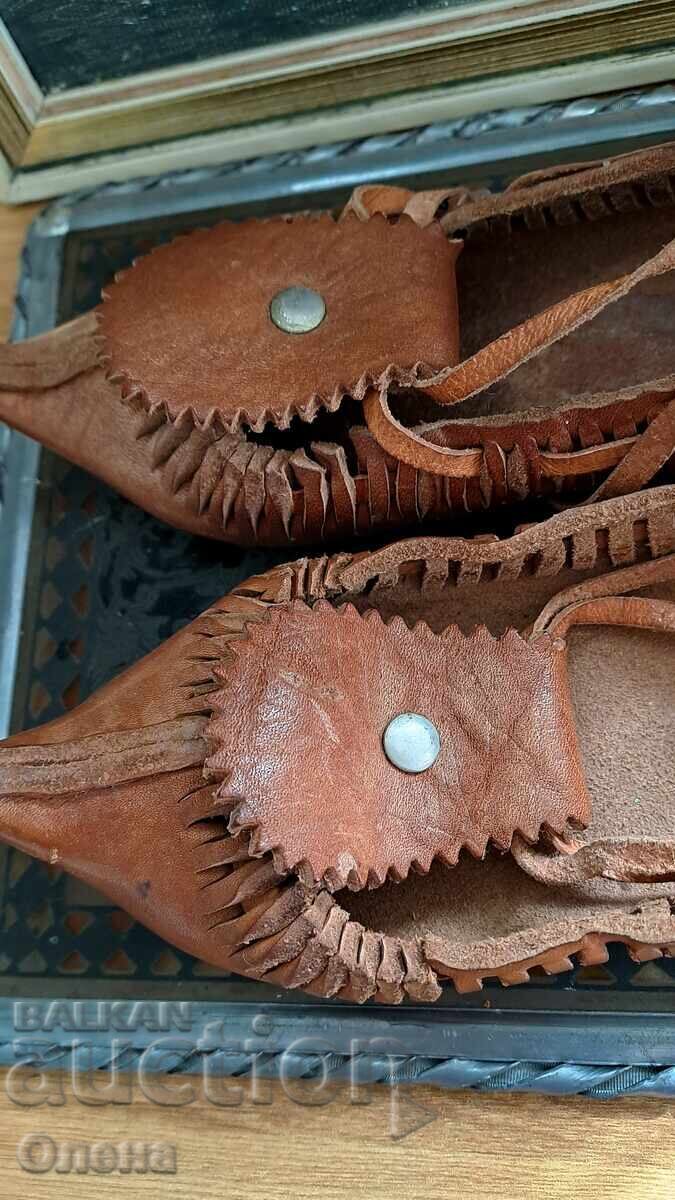 Παράδοση Vintage διακοσμητικά τσαρούχια από φυσικό δέρμα