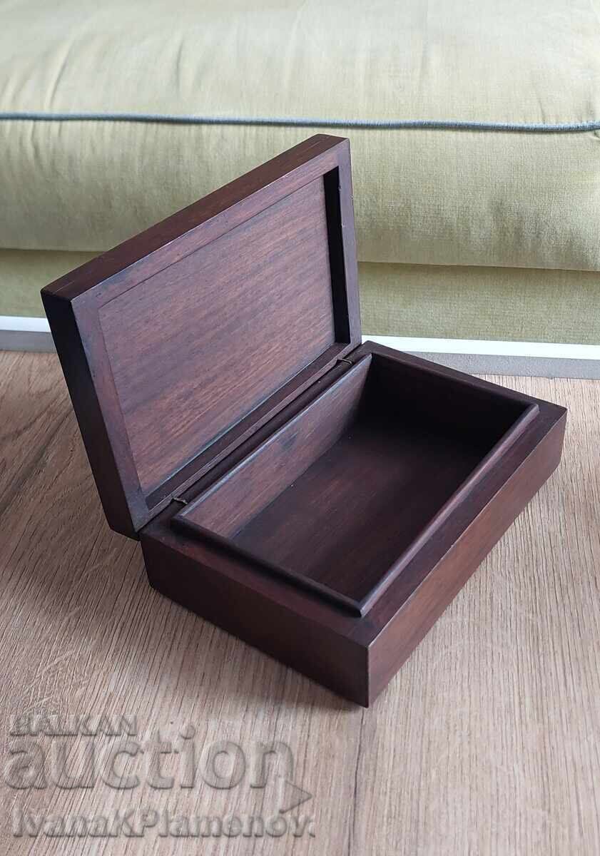 Auction  Solid wooden box for connoisseurs, excellent