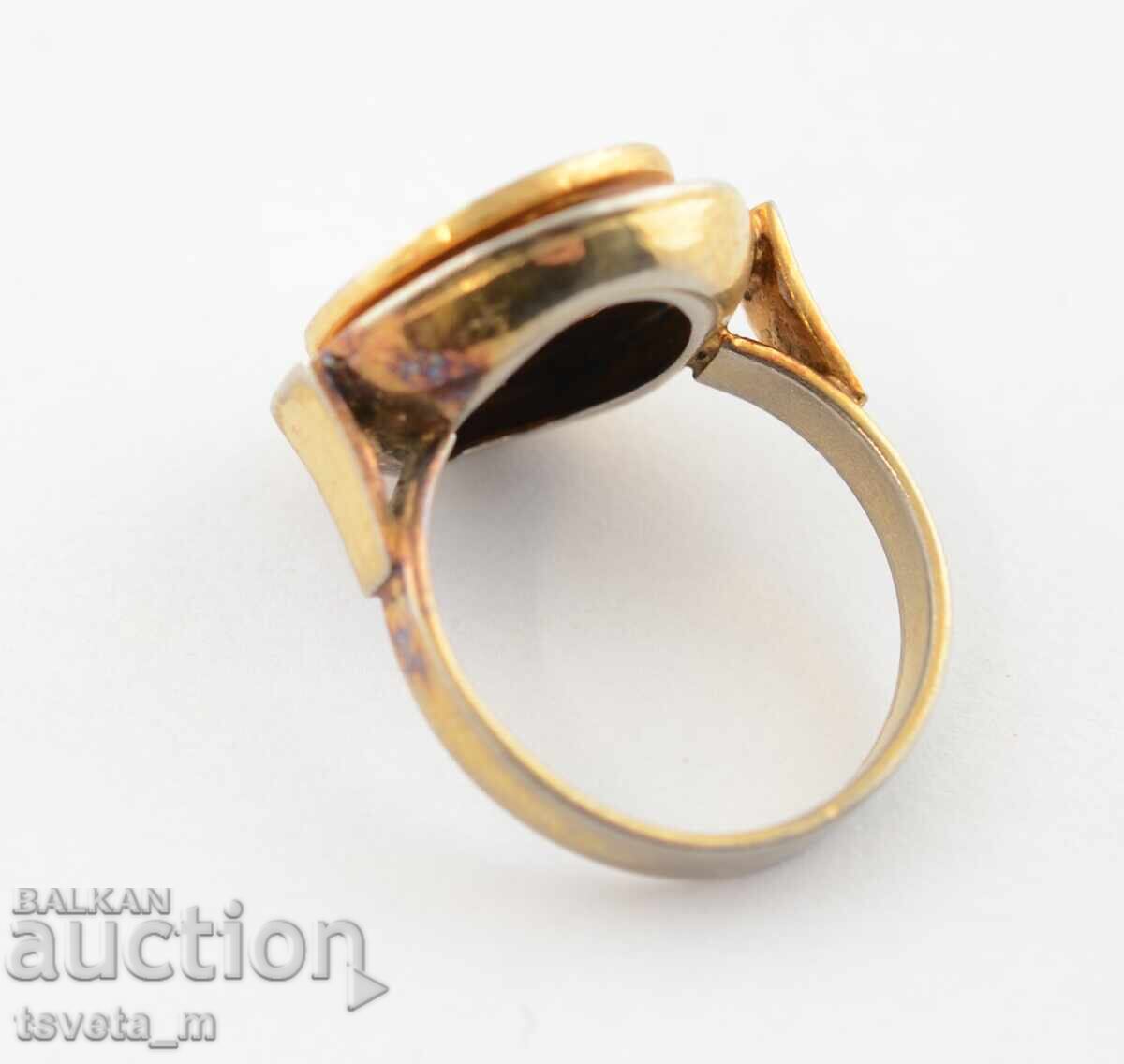 Ενα δαχτυλίδι με τιμή 4.00 BGN | € 2.05 Ενα δαχτυλίδι με τιμή 4.00 BGN | € 2.05