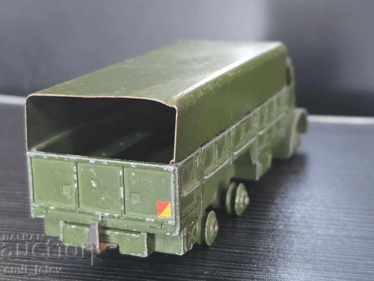 Delivery of Dinky Toys Sale No. 622 Army 10 Ton Truck Delivery of Dinky Toys Sale No. 622 Army 10 Ton Truck