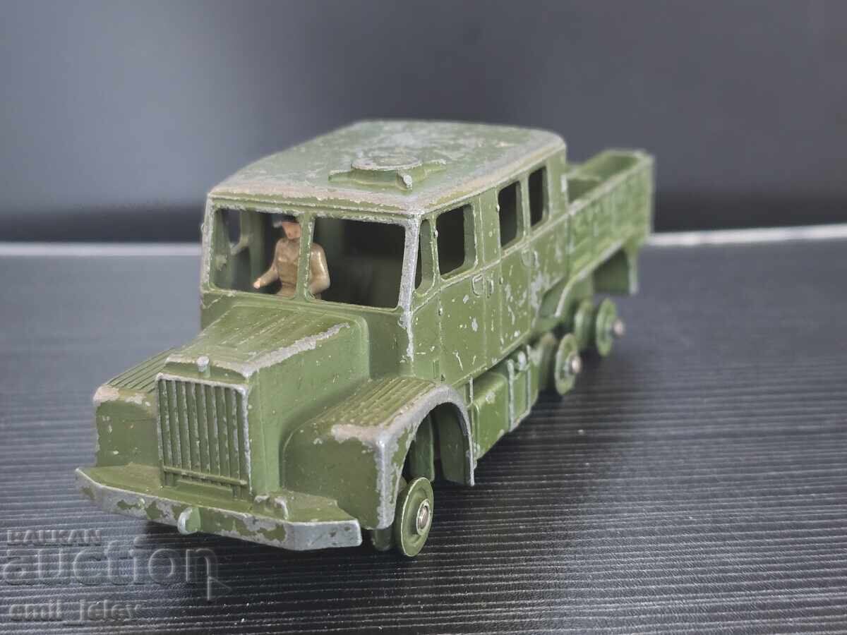 Auction  Dinky Toys Military No. 689 Medium Artillery Tractor