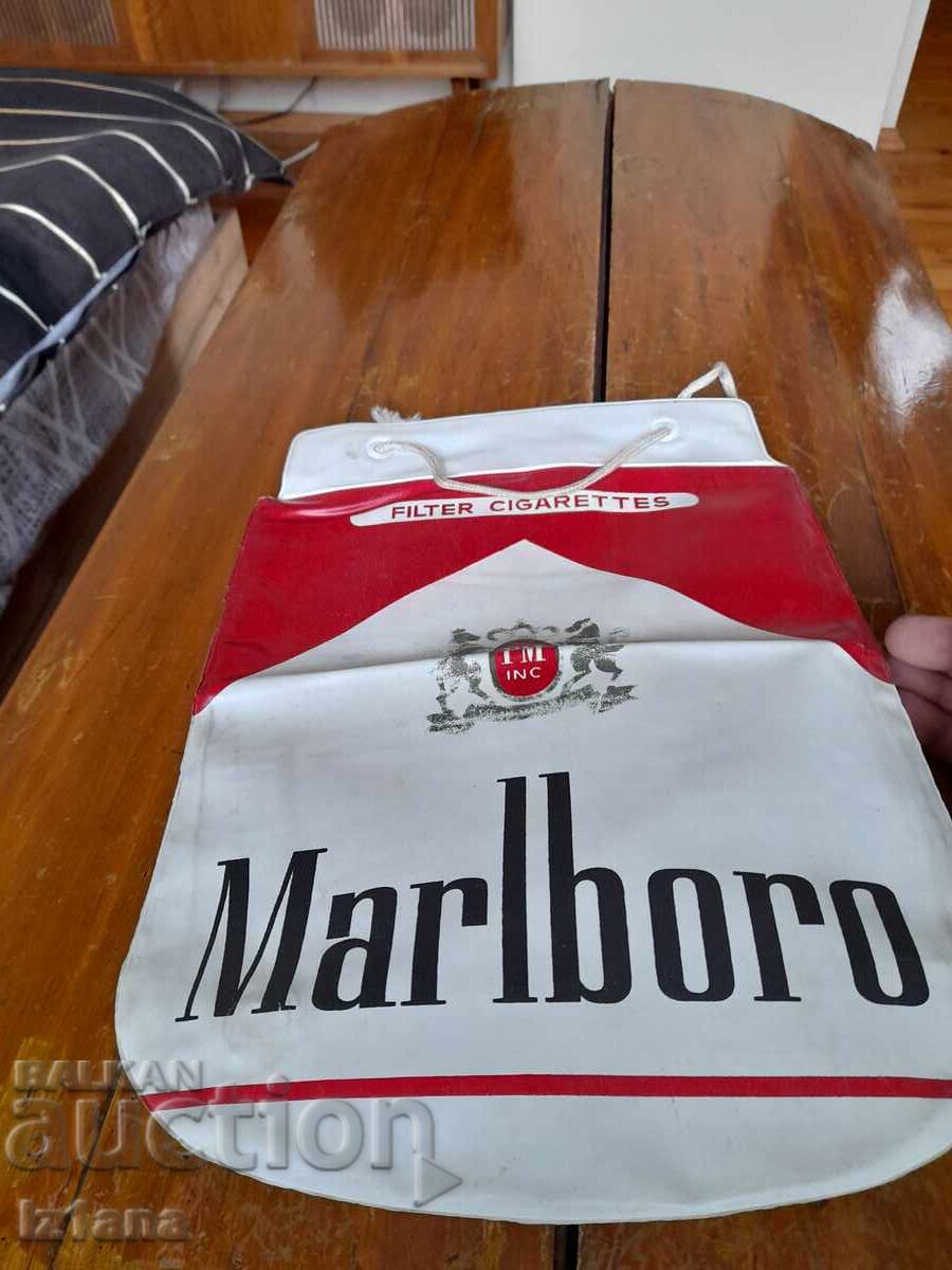 Auction  Old Marlboro bag