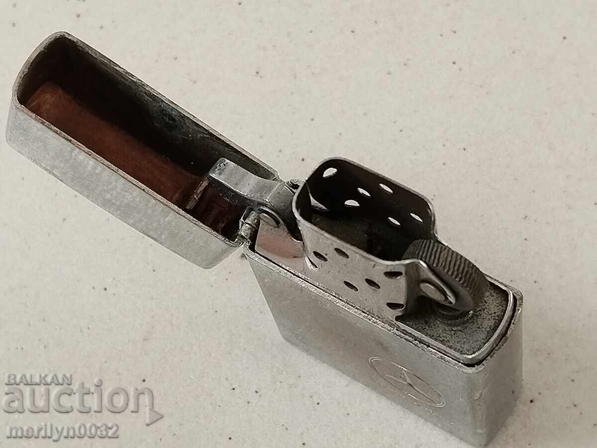 Доставка на Бензинова запалка ZIPPO USA Работи