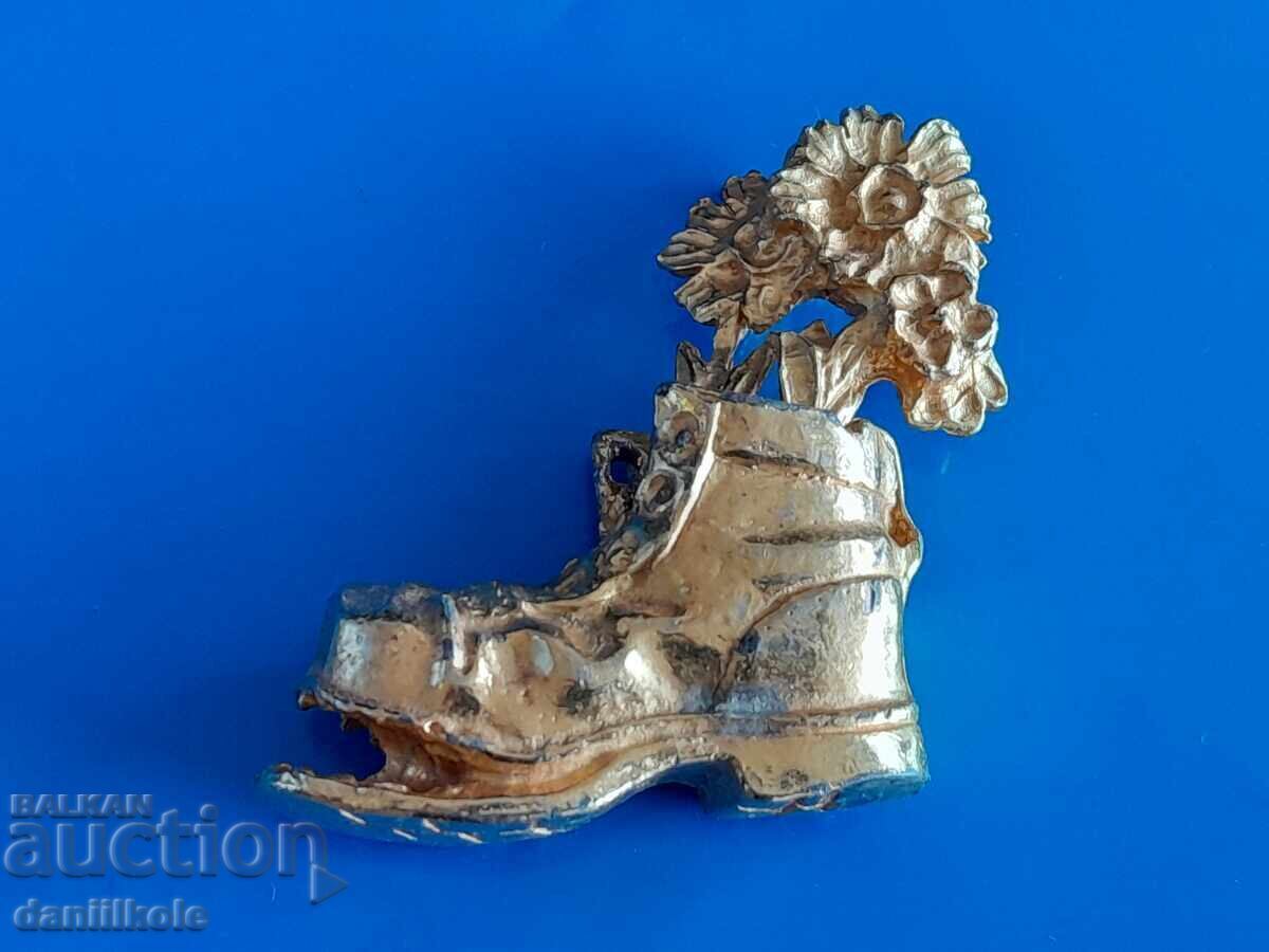 Auction  *$*Y*$* SMALL PLASTIC TORN SHOE WITH FLOWERS BRONZE *$*Y*$*