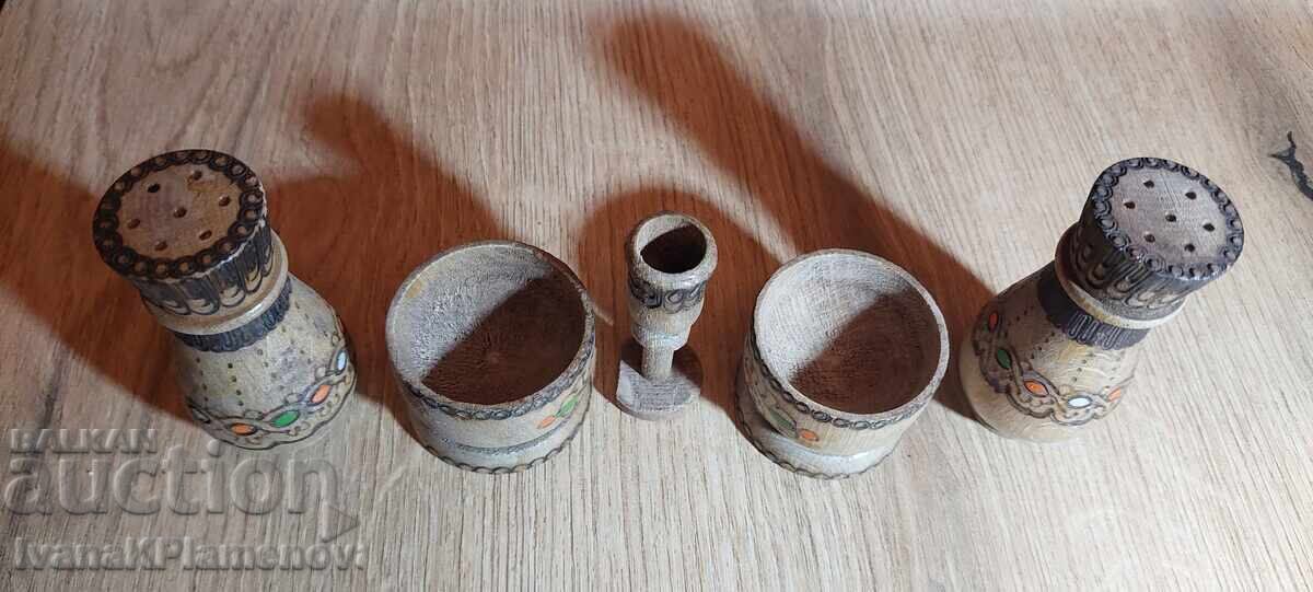 Wooden souvenirs with price 10.00 BGN | € 5.11