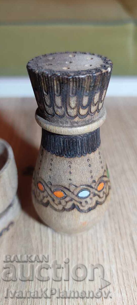 Auction  Wooden souvenirs