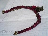 Όμορφη βραχιόλι με φυσικά πετράδια