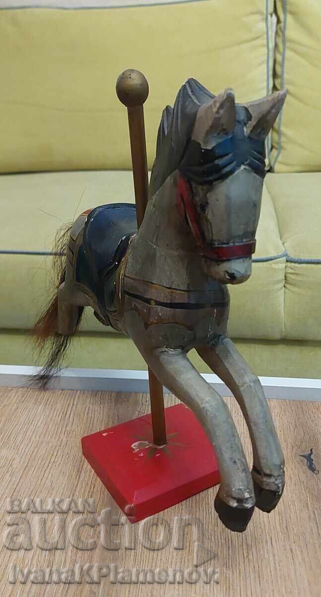 Livrarea Jucărie din lemn retro pentru colecționari