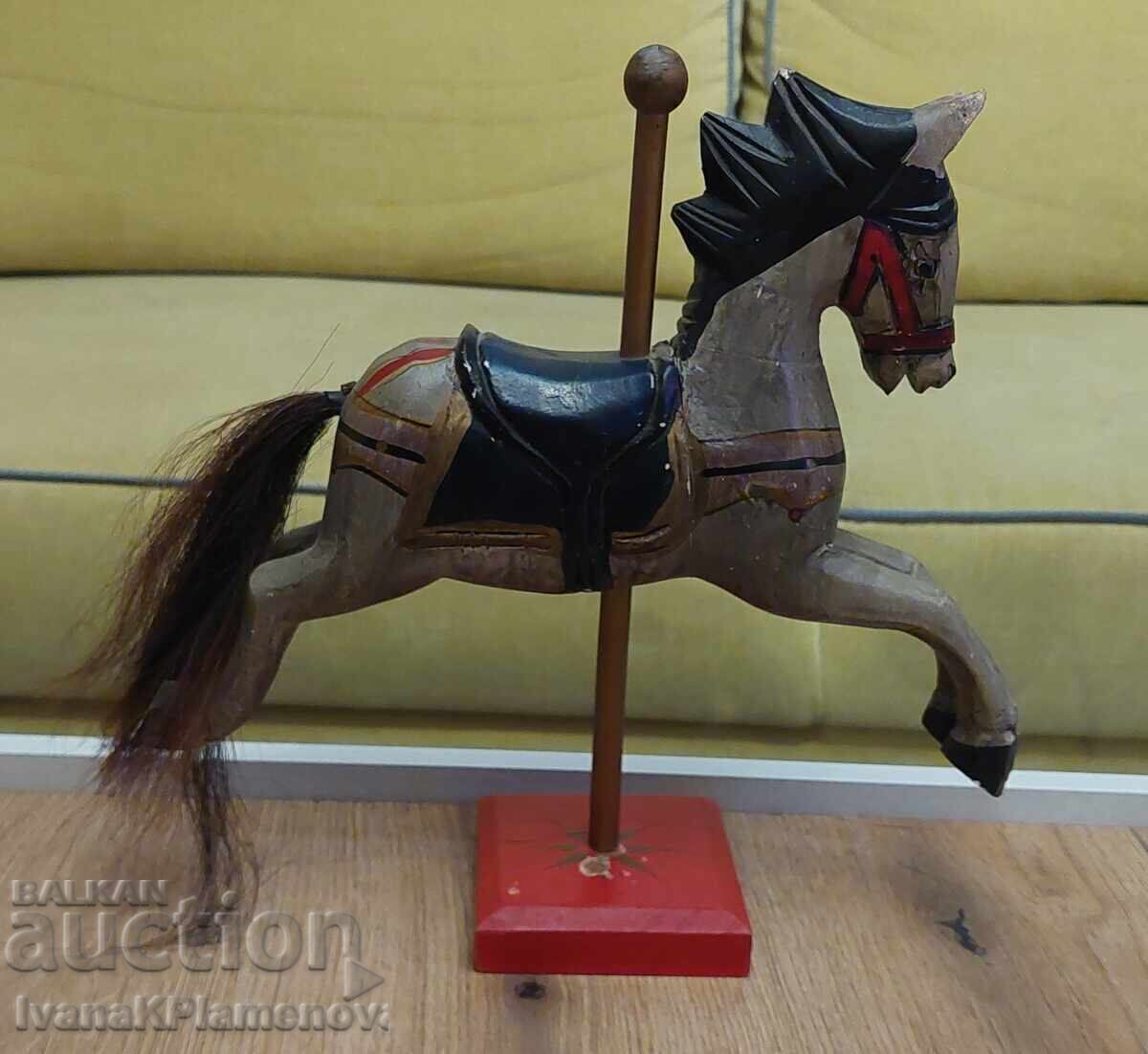 Jucărie din lemn retro pentru colecționari