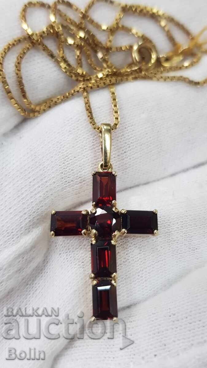 Όμορφος χρυσός σταυρός με γρανάτη 8 καρατίων 333 προέλευσης Ευρώπης με τιμή 830.00 BGN | € 424.37