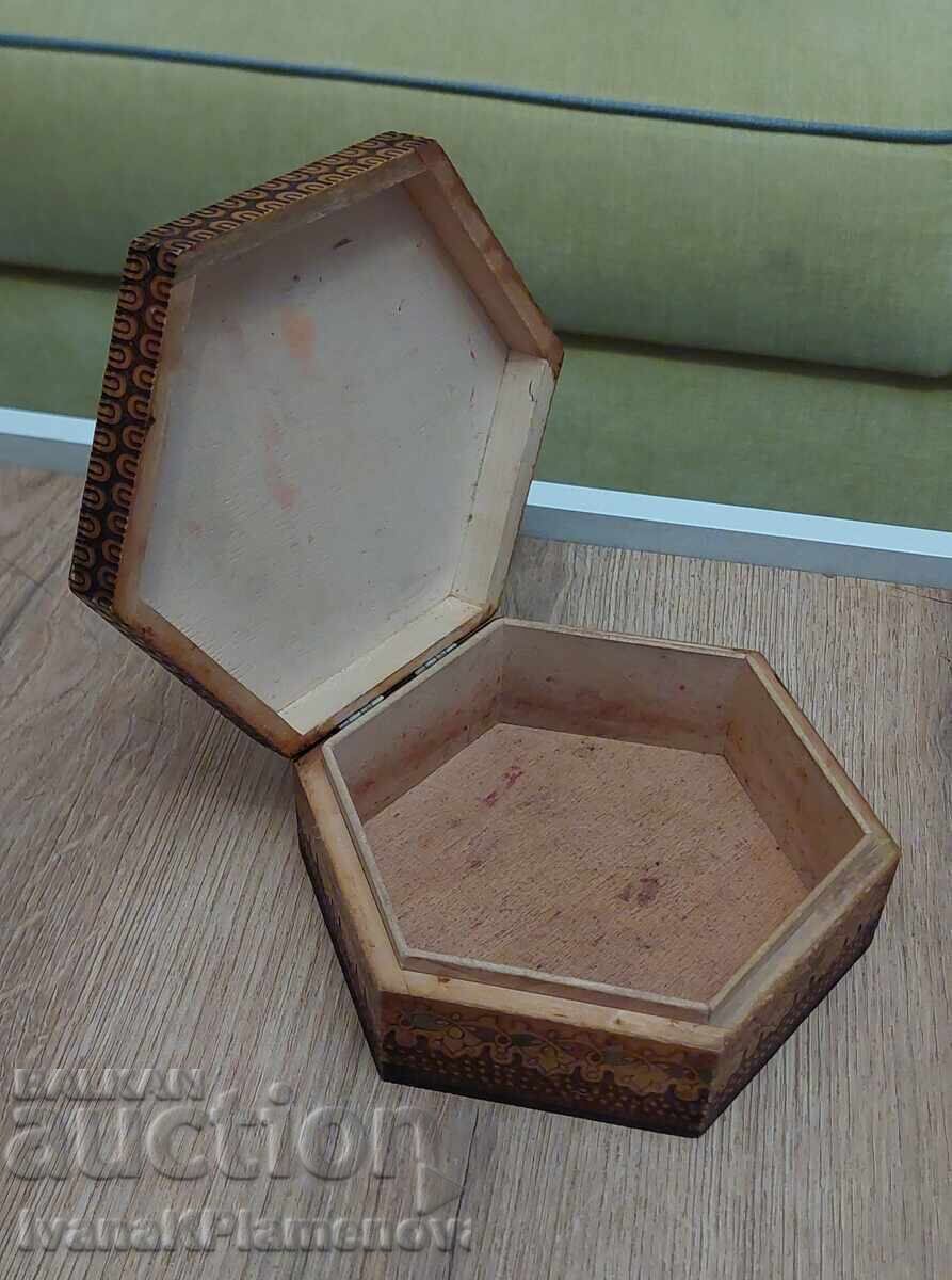 Delivery of Pyrographed wooden box for collectors