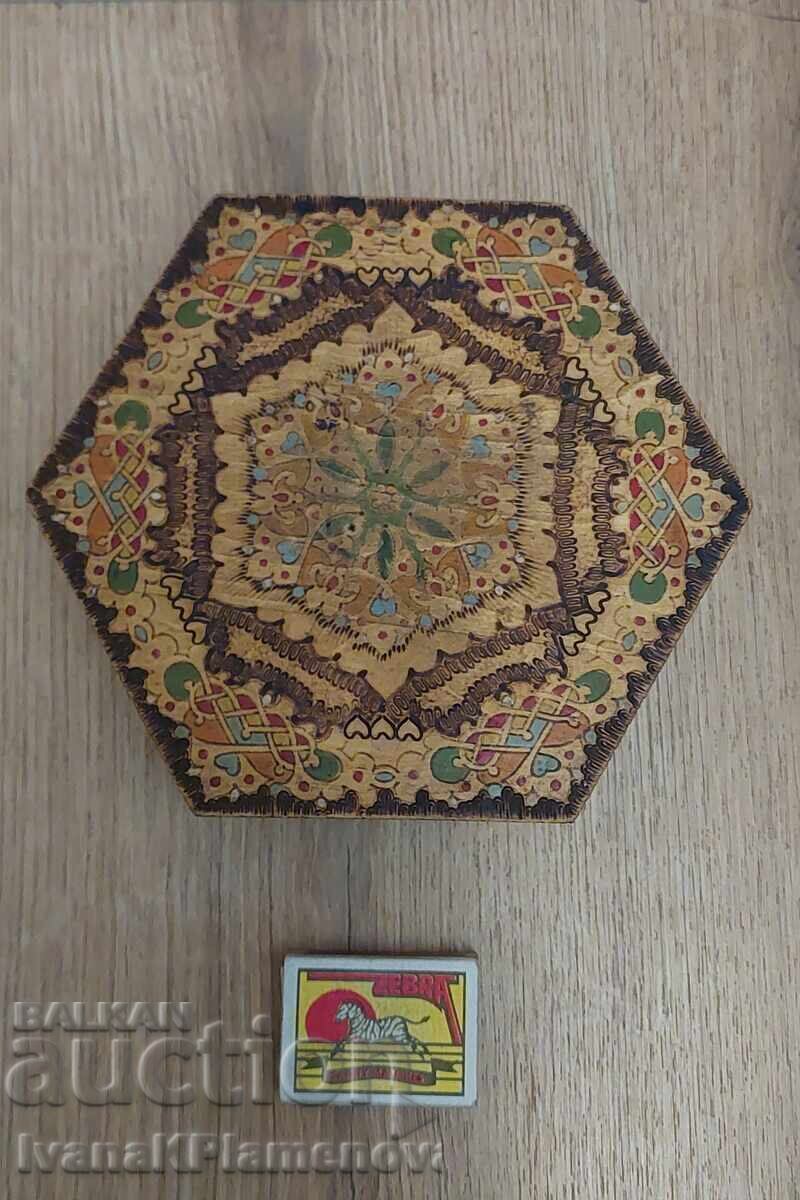 Pyrographed wooden box for collectors - 7