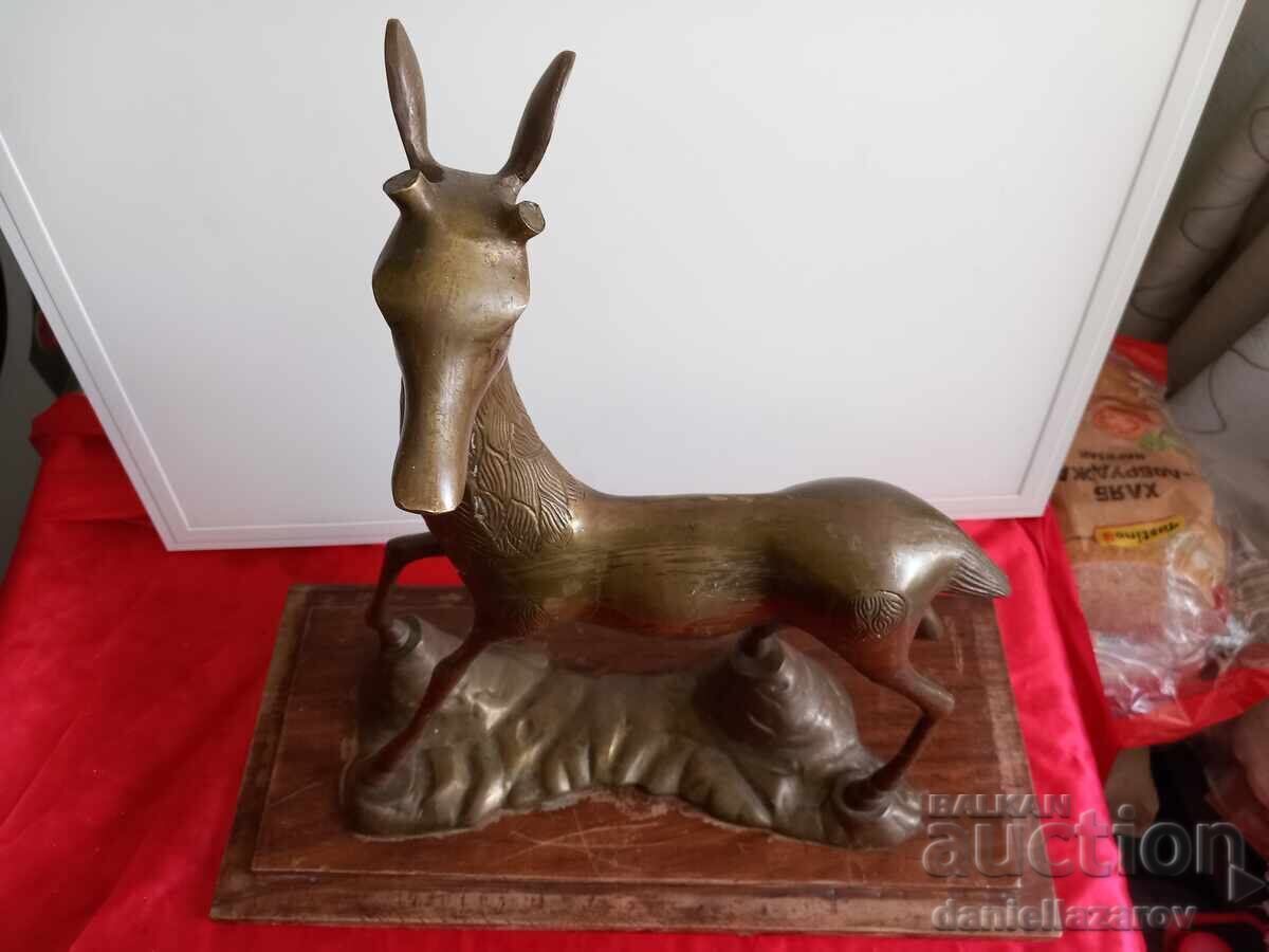 Auction Doe, Hind, Huge Bronze Statue, Figure, Figurine Auction Doe, Hind, Huge Bronze Statue, Figure, Figurine