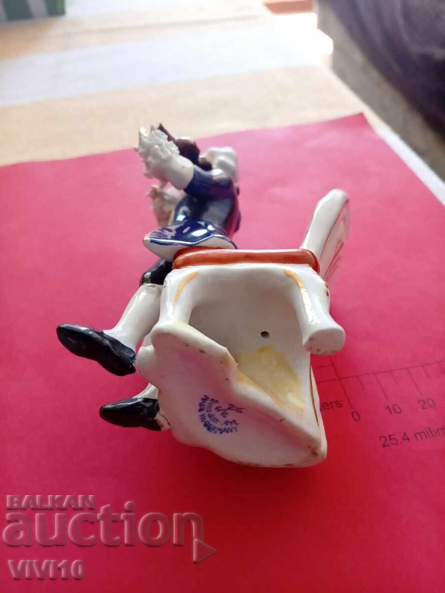 Figurină de porțelan veche, marcată - 5 Figurină de porțelan veche, marcată - 5