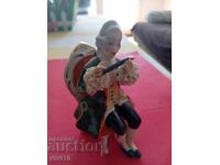 Figurină de porțelan veche, marcată