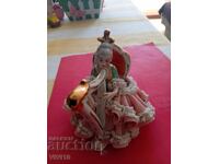 Figurină de porțelan veche, marcată