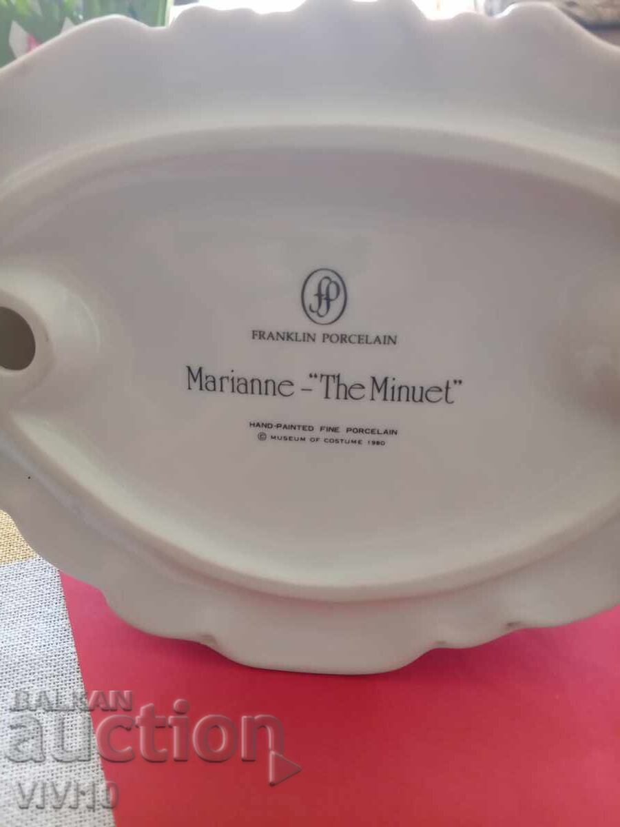 Старинна порцеланова фигура, маркирана - 5