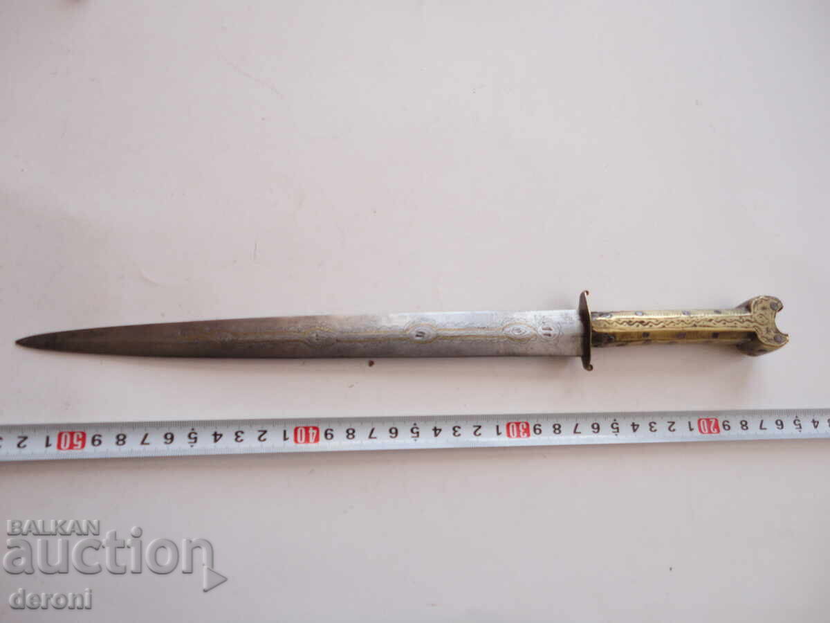 Голяма старинна кама