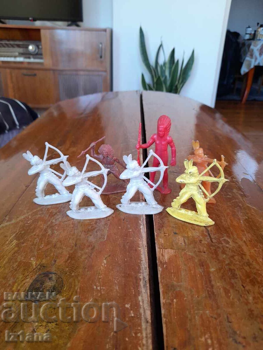 Old Native American figurines