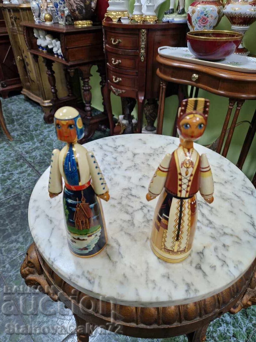 Pereche de figurine rare din lemn rusești, Petrozavodsk cu preț 166.00 BGN | € 84.87