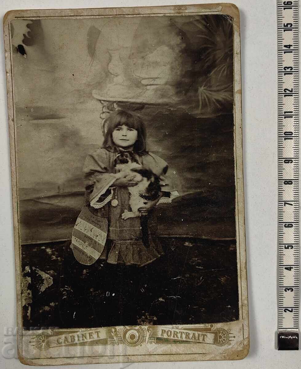 FETIȚĂ COPIL PISICĂ PORTRET COPII FOTOGRAFIE CARTON