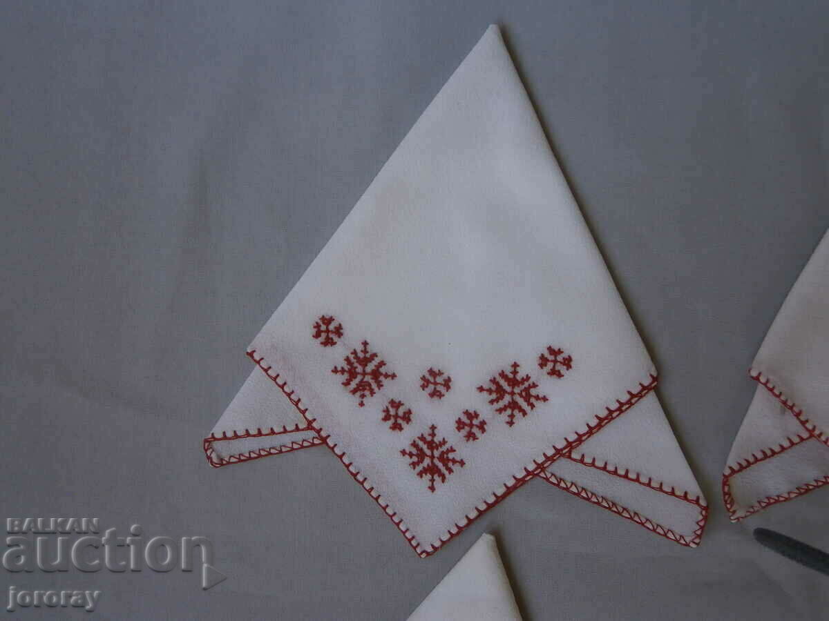 Silk handkerchiefs with price 5.00 BGN | € 2.56 Silk handkerchiefs with price 5.00 BGN | € 2.56