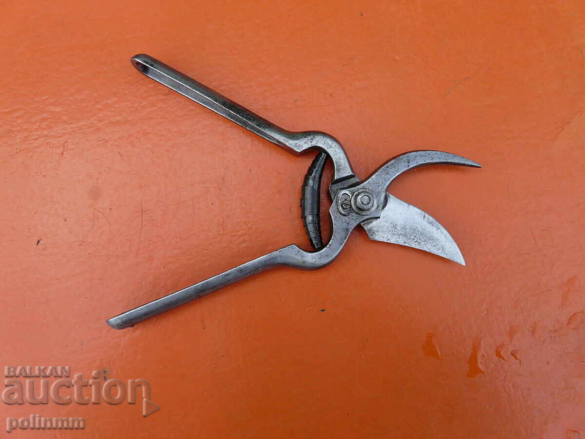 Vineyard shears KUNDE - 11 with price 80.00 BGN | € 40.90