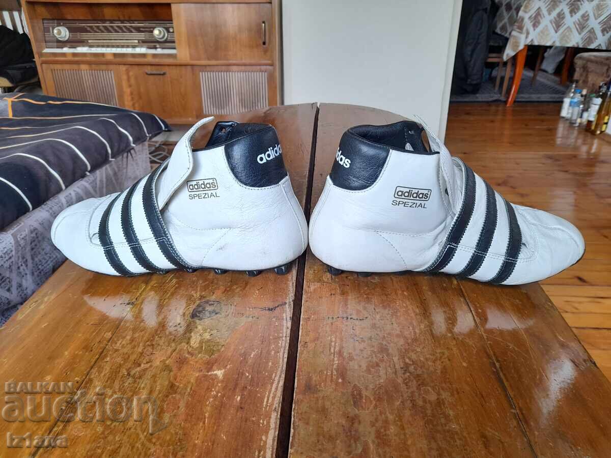 Livrarea Pantofi sport, ghete Adidas Spezial
