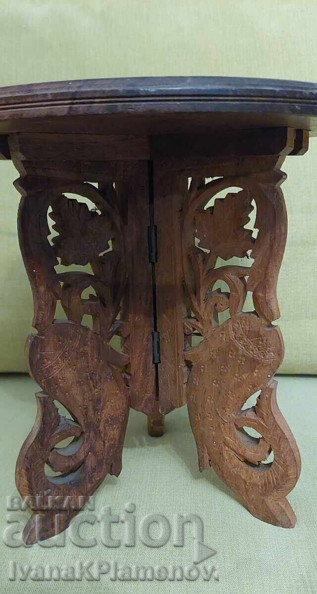 Δημοπρασία Ξυλόγλυπτη τραπεζάκι vintage πτυσσόμενο για γνώστες