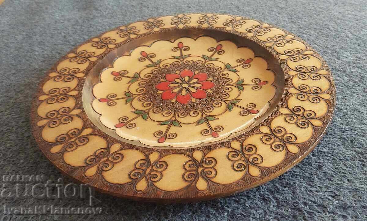 Panou pirogravat din lemn pentru cunoscători 26cm cu preț 22.00 BGN | € 11.25