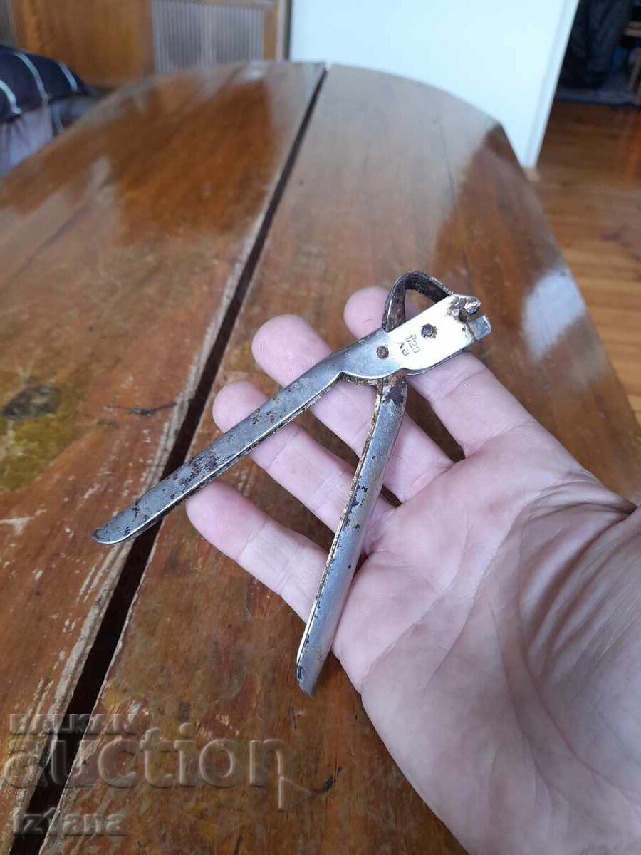 Livrarea Deschis de conserve vechi Livrarea Deschis de conserve vechi