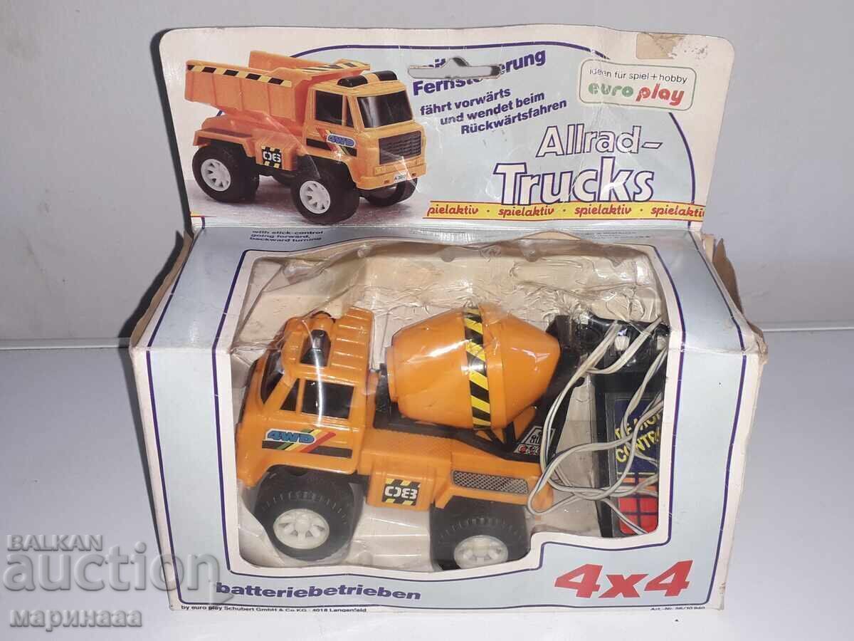 РЕТРО КОЛИЧКА С ДИСТАНЦ. УПРАВЛЕНИЕ. ГЕРМАНИЯ с цена 15.00 лв. | € 7.67