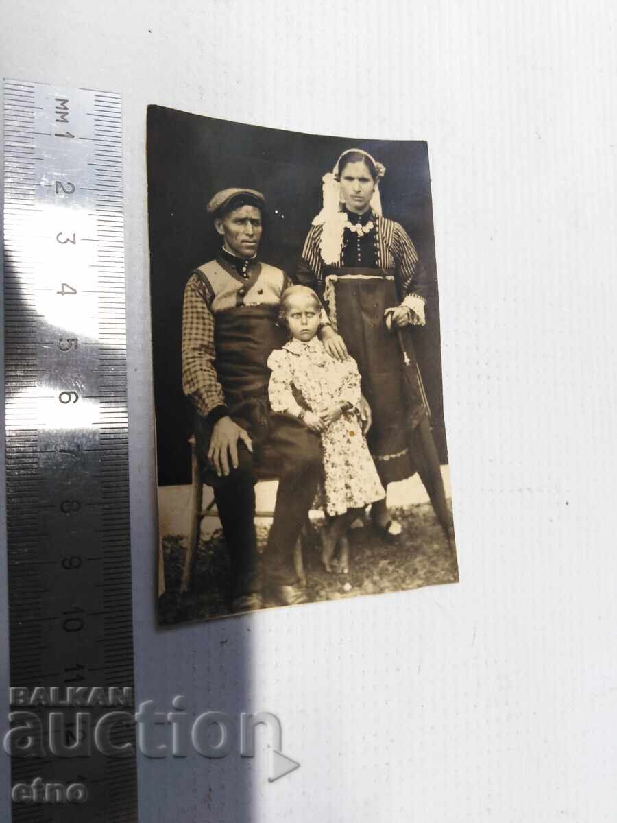 ΒΑΣΙΛΙΚΗ ΕΙΚΟΝΑ, ΚΟΣΤΟΥΜΙΑ με τιμή 15.00 BGN | € 7.67