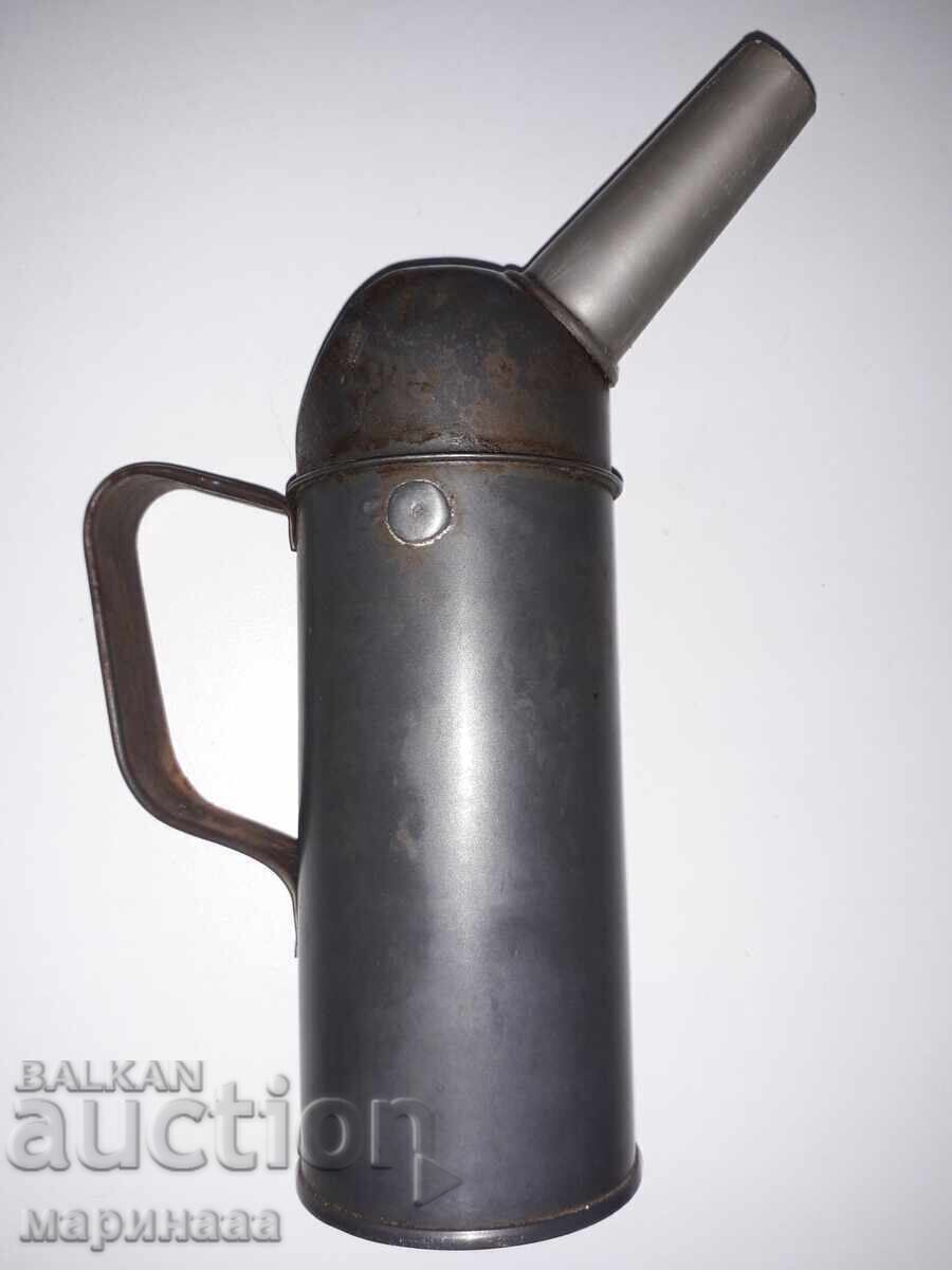 ΜΕΤΡΗΤΗΣ ΣΤΑΘΜΗΣ ΛΑΔΙΟΥ ΚΙΝΗΤΗΡΑ. ΓΕΡΜΑΝΙΑ. 50-ΤΗ ΔΕΚΑΕΤΙΑ με τιμή 15.00 BGN | € 7.67 ΜΕΤΡΗΤΗΣ ΣΤΑΘΜΗΣ ΛΑΔΙΟΥ ΚΙΝΗΤΗΡΑ. ΓΕΡΜΑΝΙΑ. 50-ΤΗ ΔΕΚΑΕΤΙΑ με τιμή 15.00 BGN | € 7.67