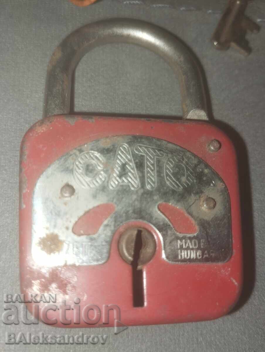 Auction Old padlock with two keys Auction Old padlock with two keys