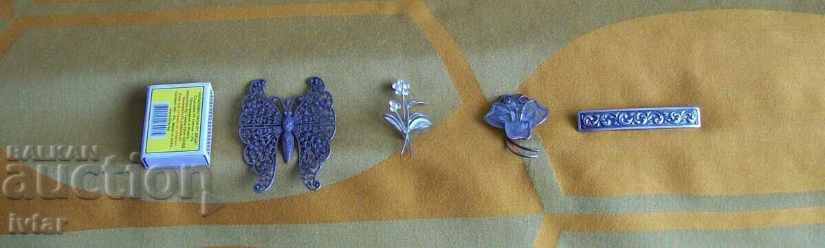 O mulțime de broșe cu preț 37.00 BGN | € 18.92