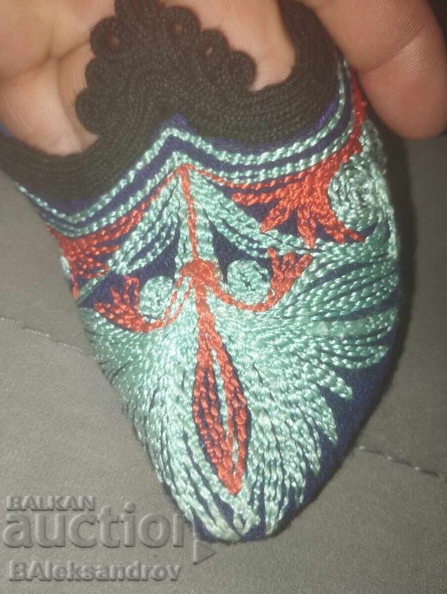 Licitație Șosete vechi legate Licitație Șosete vechi legate