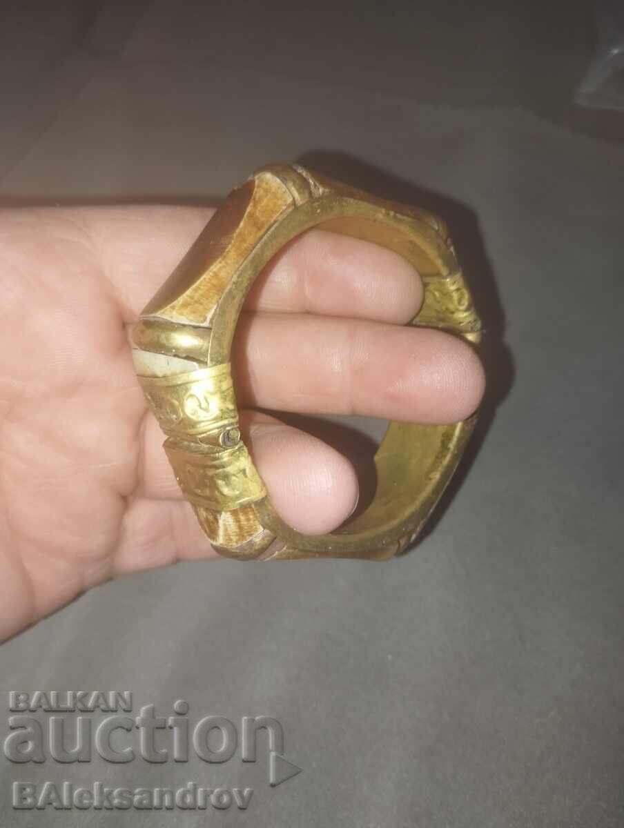 Livrarea Brățară veche din os de cămilă