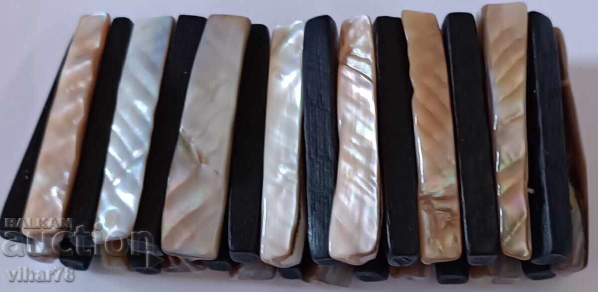 Brățară extensibilă sidefată cu preț € 19.99 | 39.10 BGN