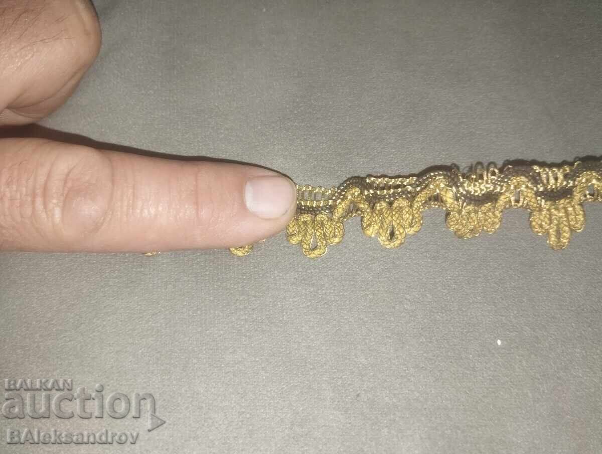 Παλιά δαντέλα με χρυσό γαρύφαλλο με τιμή 75.00 BGN | € 38.35