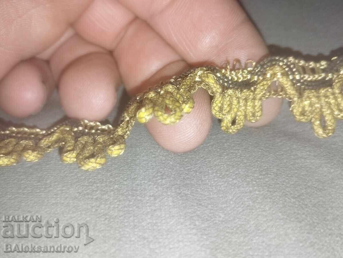 Δημοπρασία Παλιά δαντέλα με χρυσό γαρύφαλλο