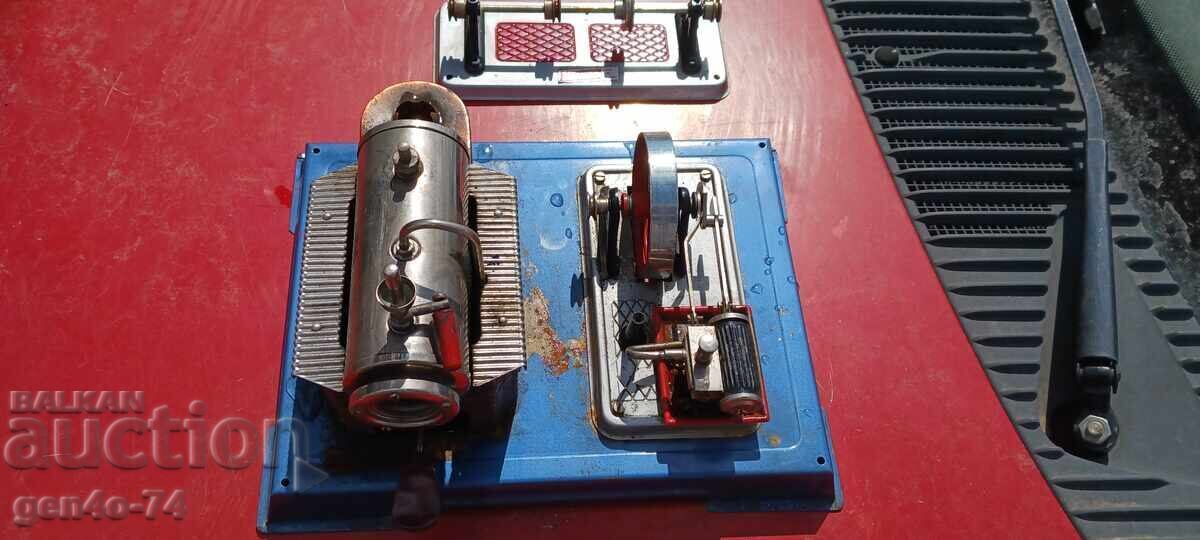 Model steam engine Model steam engine