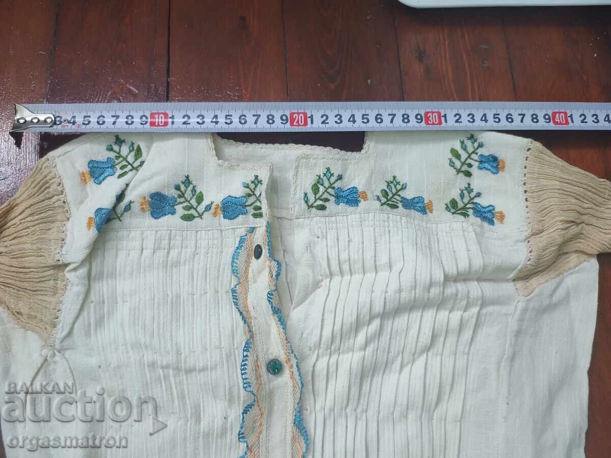 Аукцион Перфектна Автентична Женска Риза Част от Народна Носия