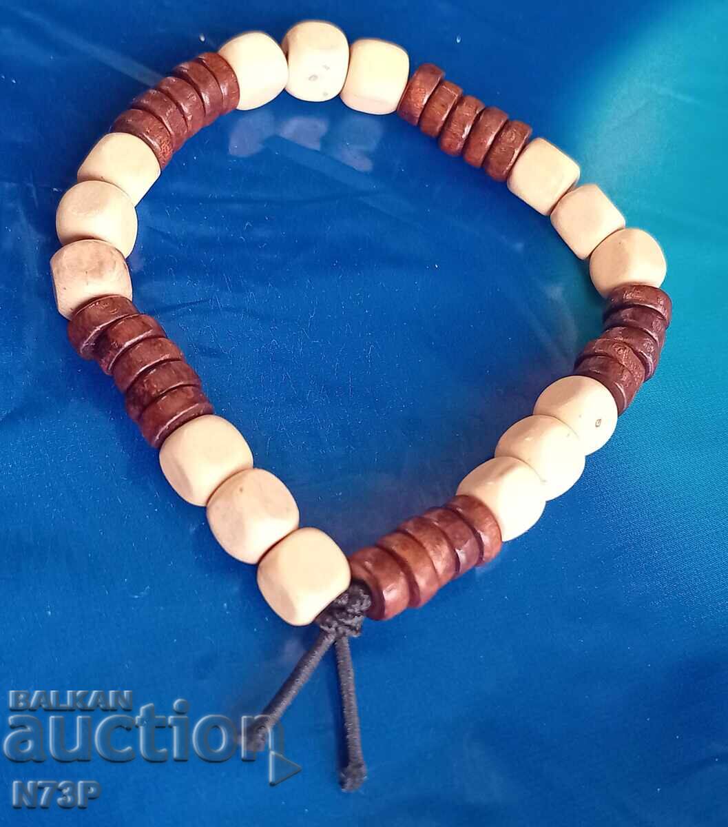 ГРИВНА. БИЖУ. с цена 2.00 лв. | € 1.02