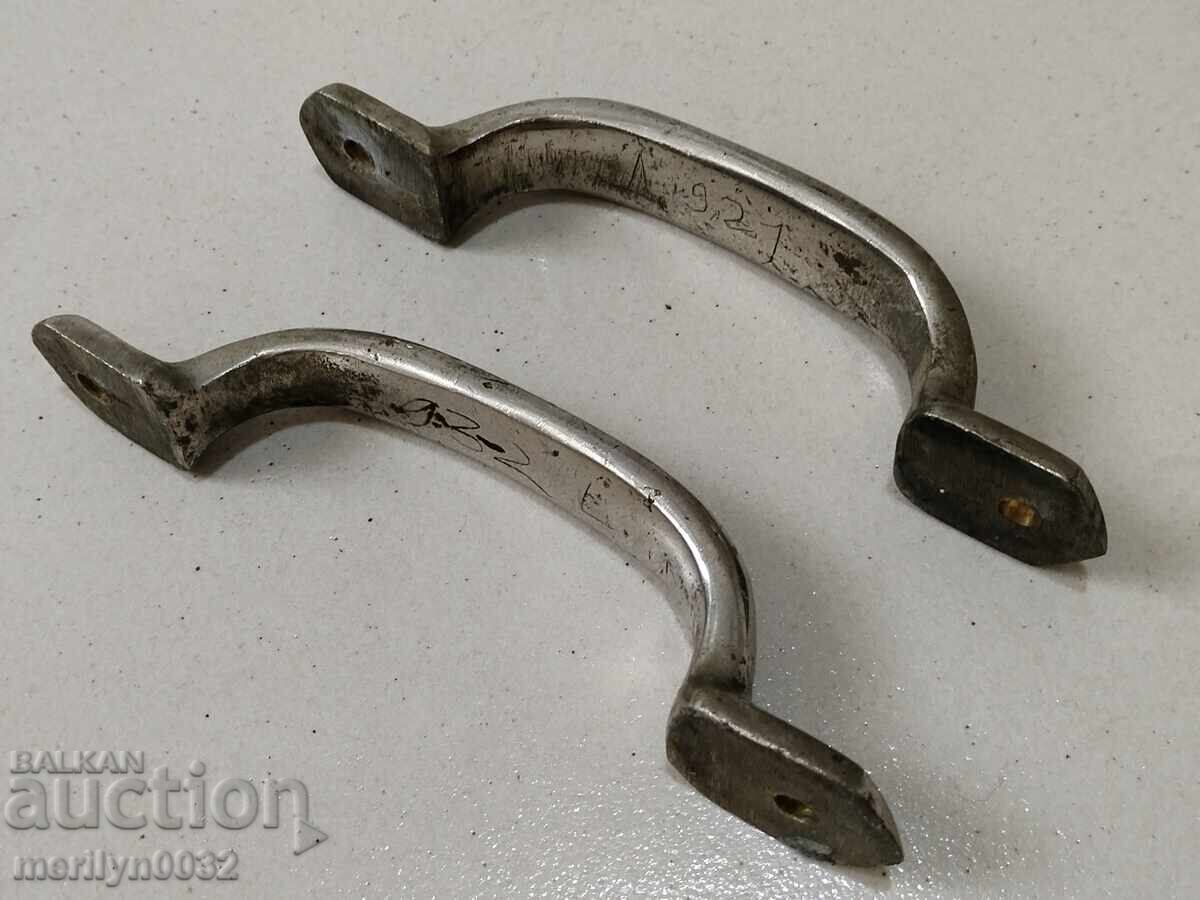 Auction  Bronze hardware, a pair of old safe handles