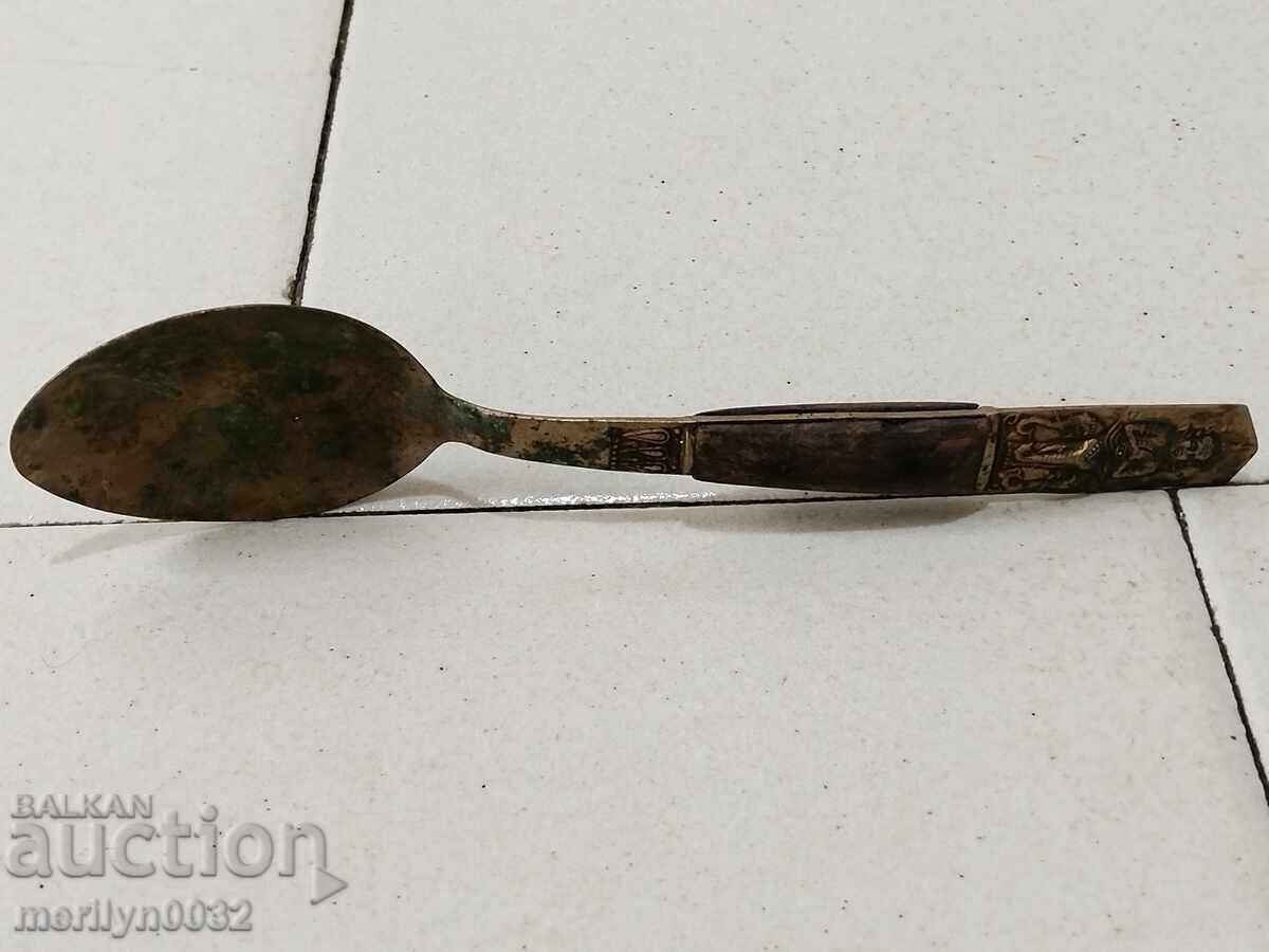 Licitație Lingură veche de bronz